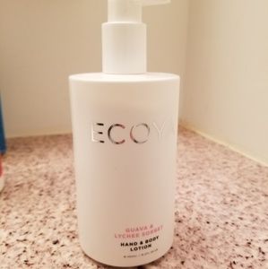 🚫SOLD✔  Ecoya Guava & Lychee Sorbet body lotion